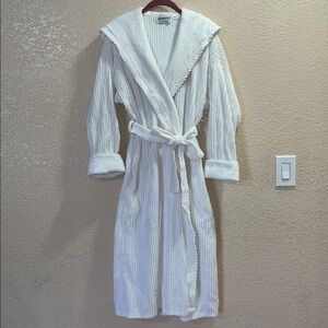 Vintage Crowntuft Chenille Robe Womens Medium White 90s Nanny